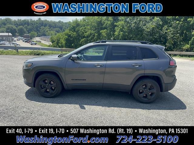 Photo of 2019 Granite Crystal Metallic Clearcoat Jeep Cherokee