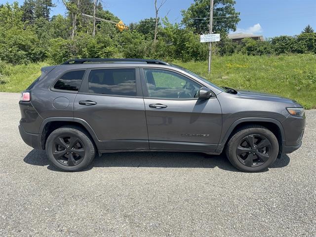 Photo of 2019 Granite Crystal Metallic Clearcoat Jeep Cherokee