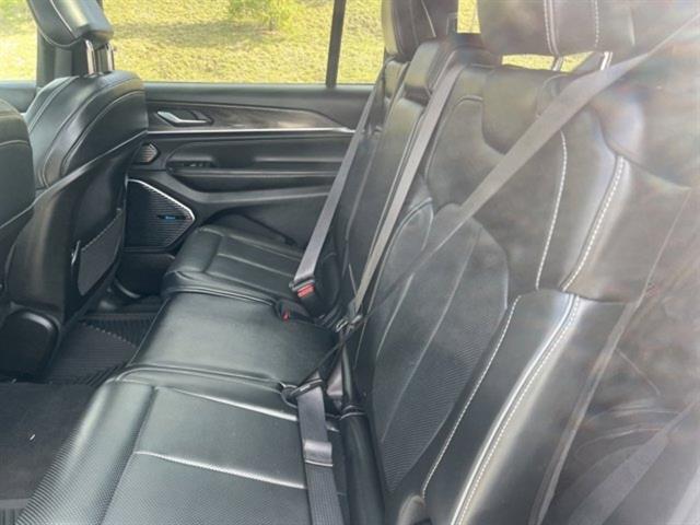 Photo of 2021 Silver Zynith Jeep Grand Cherokee L