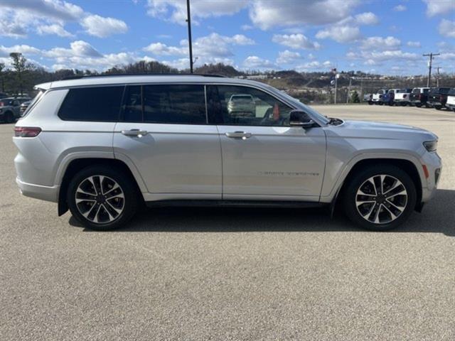 Photo of 2021 Silver Zynith Jeep Grand Cherokee L