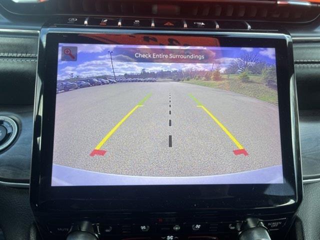 Photo of 2021 Silver Zynith Jeep Grand Cherokee L