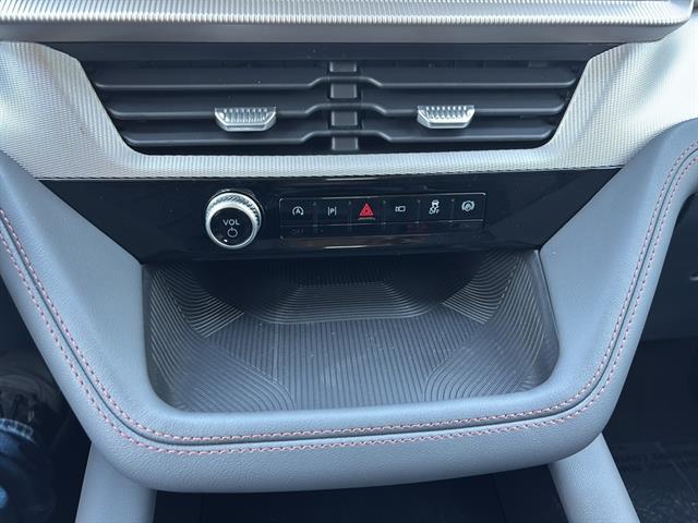 Photo of 2025 Carbonized Gray Metallic Ford Explorer
