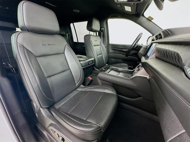 Photo of 2023 Summit White GMC Yukon XL