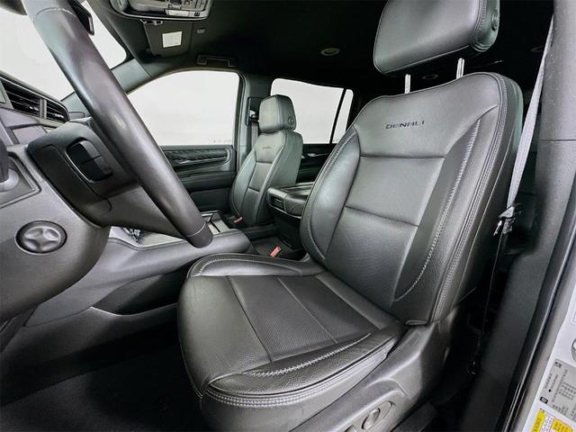 Photo of 2023 Summit White GMC Yukon XL