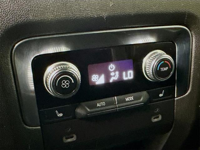 Photo of 2023 Summit White GMC Yukon XL