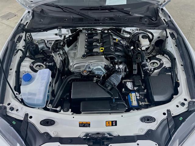 Photo of 2016 Crystal White Pearl Metallic Mazda MX-5 Miata