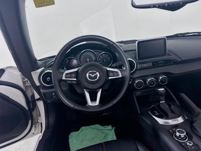 Photo of 2016 Crystal White Pearl Metallic Mazda MX-5 Miata