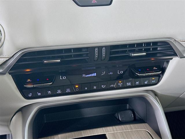 Photo of 2025 Jet Black Mica Mazda CX-90