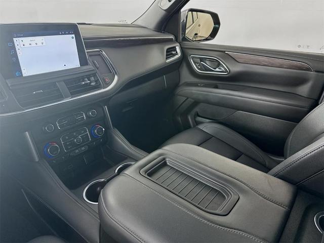 Photo of 2024 Black Chevrolet Suburban