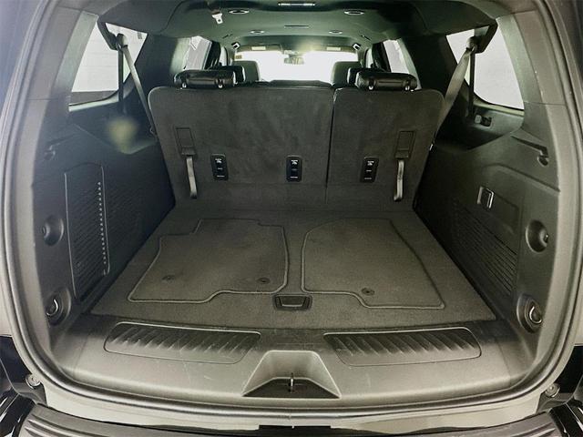 Photo of 2024 Black Chevrolet Suburban