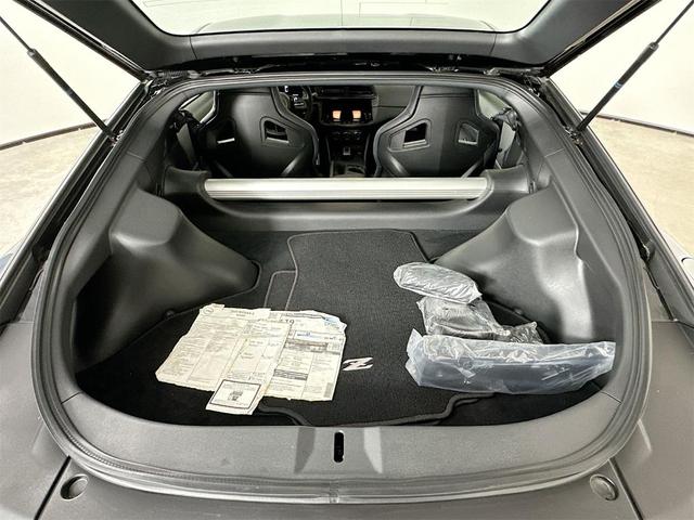 Photo of 2024 2t Stl Grey Blk Nissan Z
