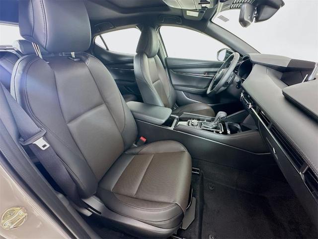 Photo of 2025 Platinum Mazda Mazda3