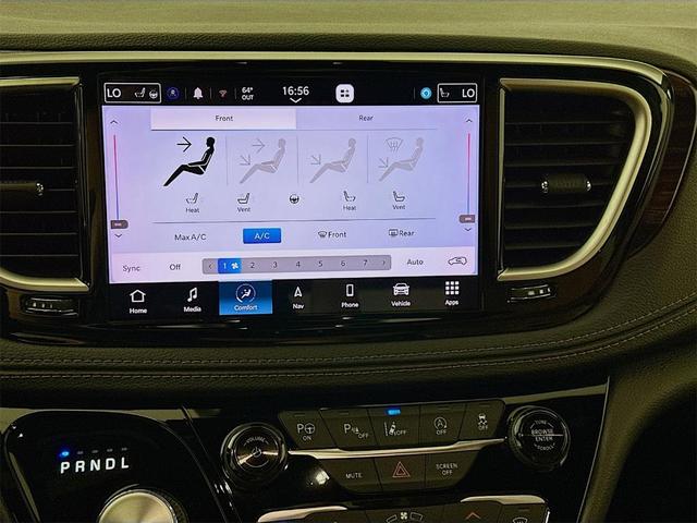 Photo of 2022 Granite Crystal Clearcoat Metallic Chrysler Pacifica