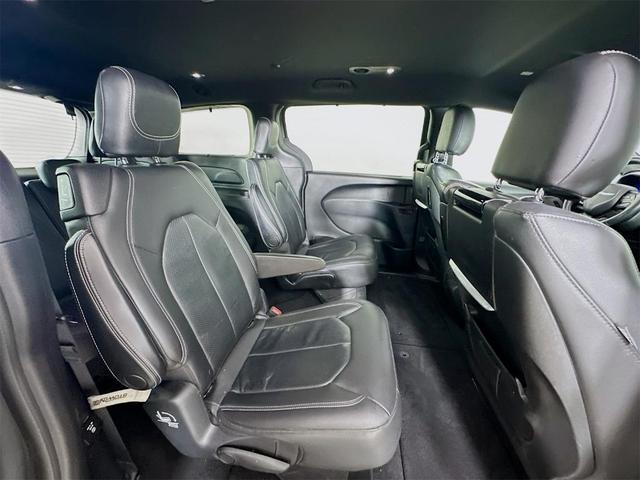 Photo of 2020 Ceramic Gray Clearcoat Chrysler Pacifica