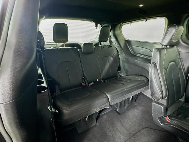 Photo of 2020 Ceramic Gray Clearcoat Chrysler Pacifica