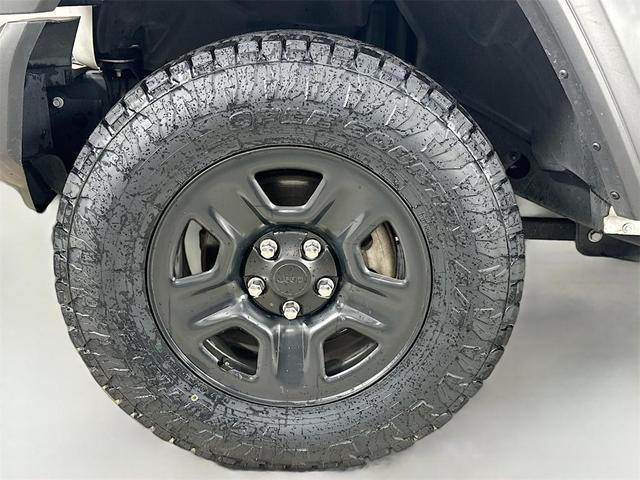 Photo of 2021 Bright White Clearcoat Jeep Wrangler