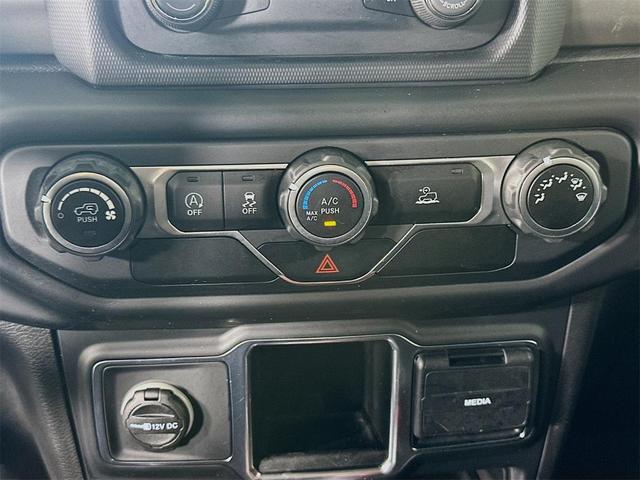 Photo of 2021 Bright White Clearcoat Jeep Wrangler