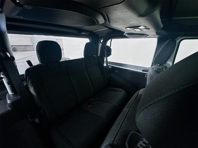 Photo of 2021 Bright White Clearcoat Jeep Wrangler