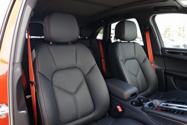 Photo of 2025 Papaya Metallic Porsche Macan