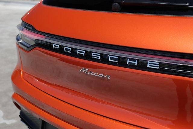 Photo of 2025 Papaya Metallic Porsche Macan