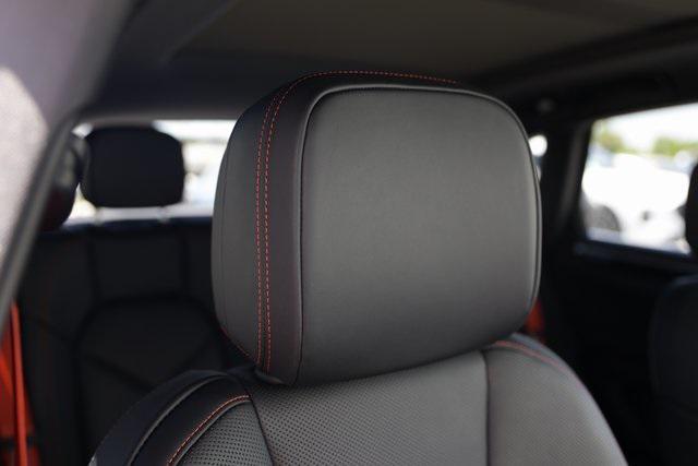 Photo of 2025 Papaya Metallic Porsche Macan