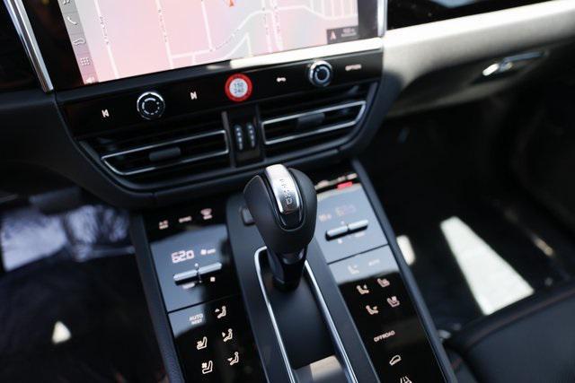 Photo of 2025 Papaya Metallic Porsche Macan
