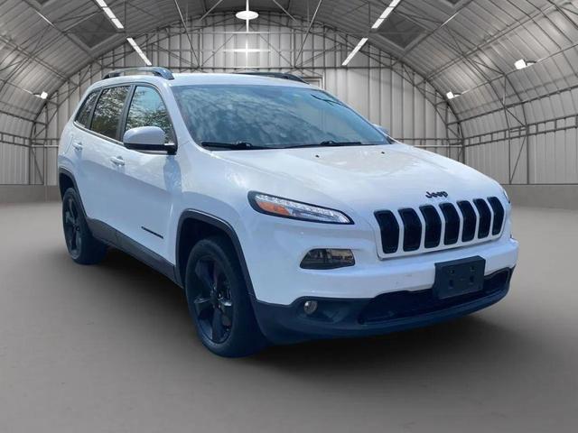 Photo of 2018 White Jeep Cherokee