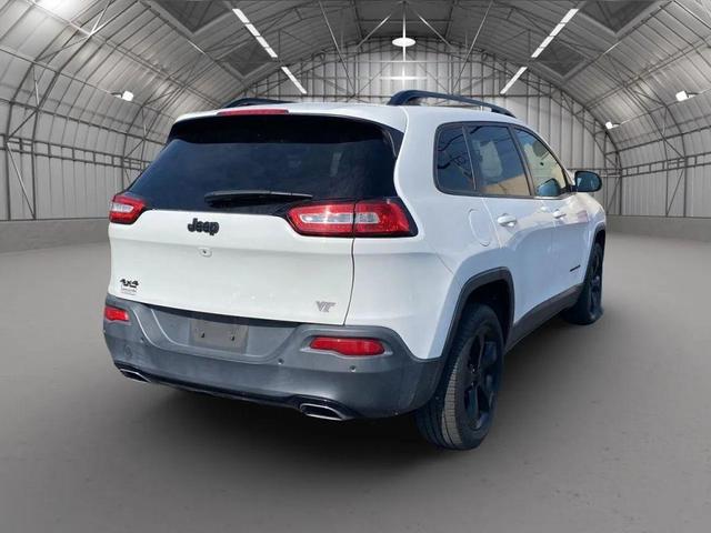 Photo of 2018 White Jeep Cherokee