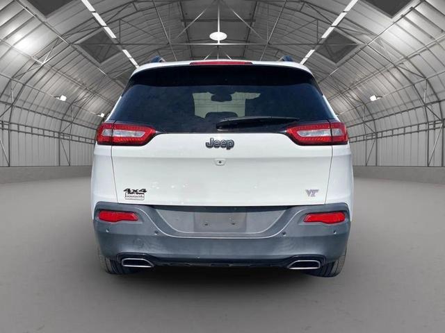 Photo of 2018 White Jeep Cherokee