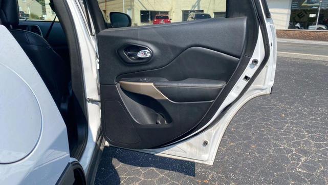 Photo of 2018 White Jeep Cherokee