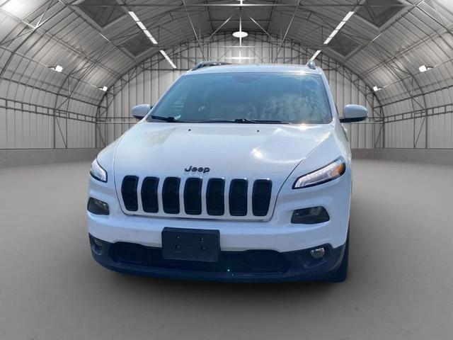 Photo of 2018 White Jeep Cherokee