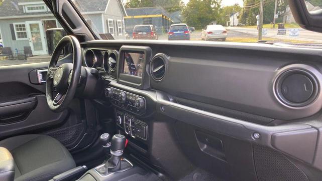 Photo of 2022 Gray Jeep Gladiator