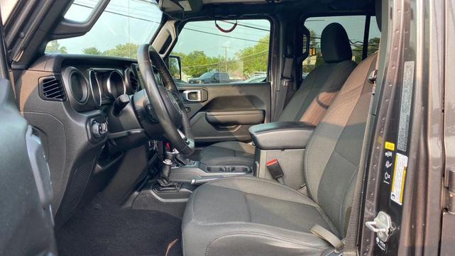 Photo of 2022 Gray Jeep Gladiator