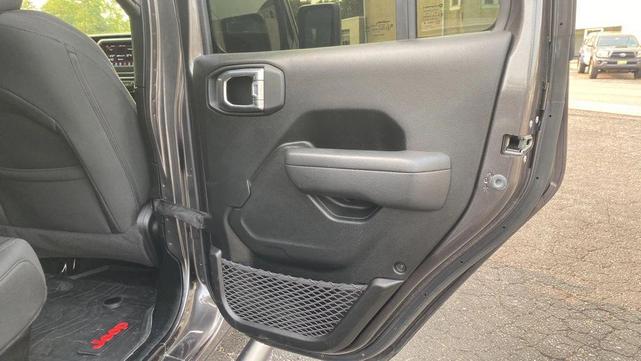 Photo of 2022 Gray Jeep Gladiator