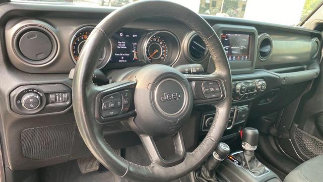 Photo of 2022 Gray Jeep Gladiator