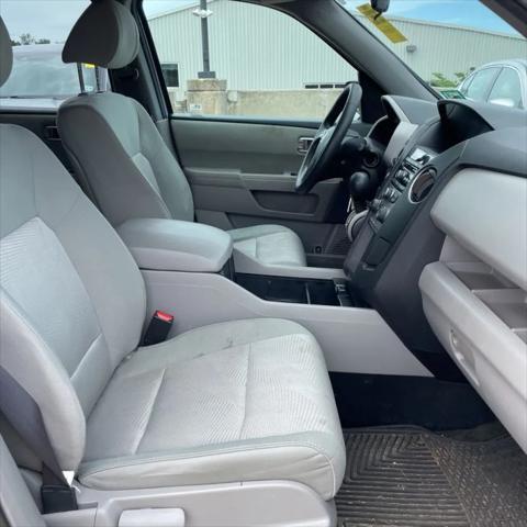 Photo of 2014 Silver Honda Pilot
