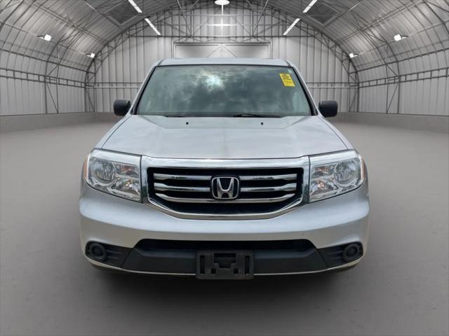 Photo of 2014 Silver Honda Pilot
