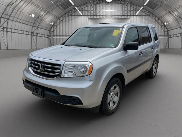 Photo of 2014 Silver Honda Pilot