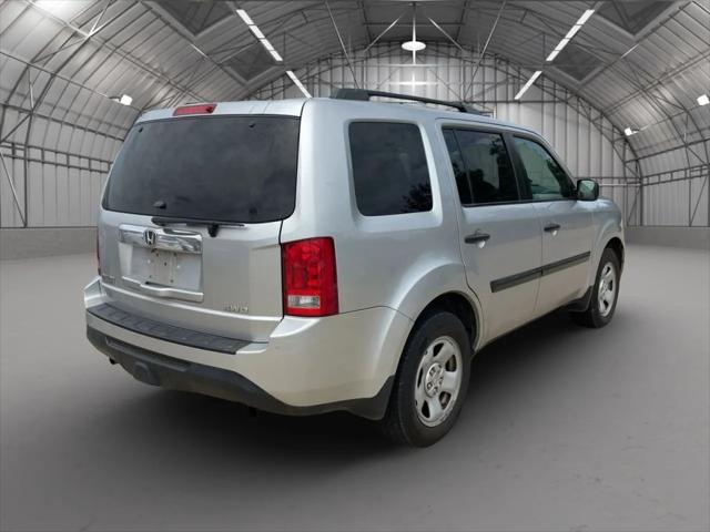 Photo of 2014 Silver Honda Pilot