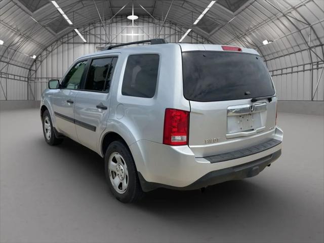 Photo of 2014 Silver Honda Pilot