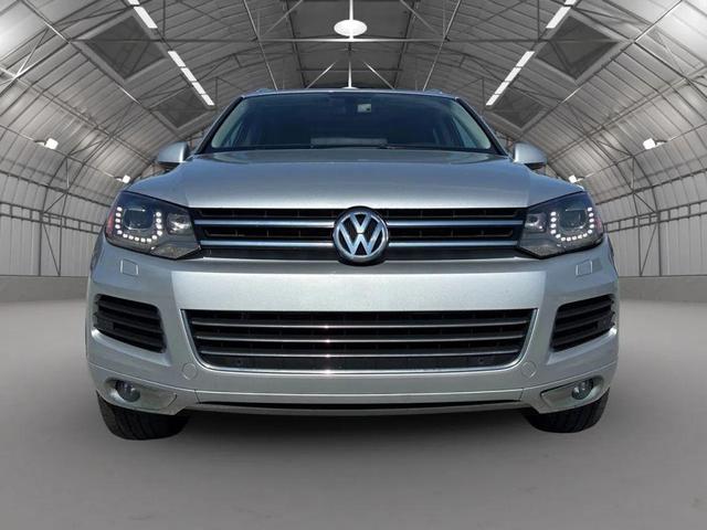 Photo of 2012 Silver Volkswagen Touareg