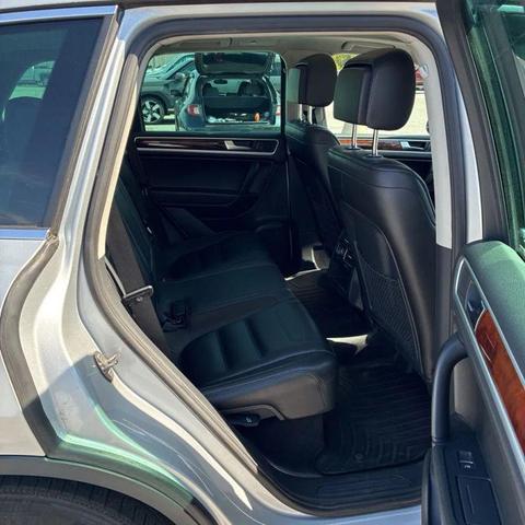 Photo of 2012 Silver Volkswagen Touareg