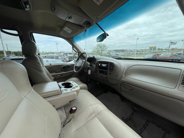 Photo of 2002 Oxford White Ford F-150
