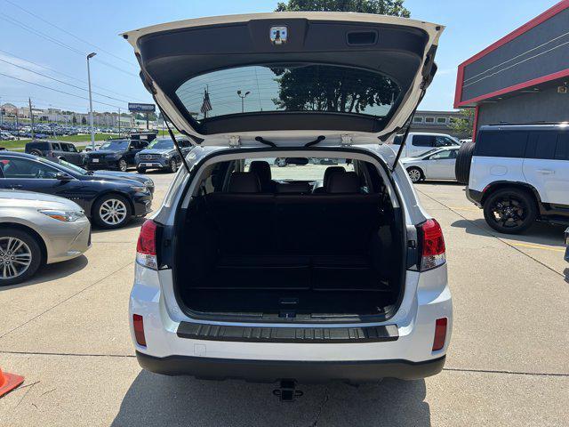 Photo of 2014 Satin White Pearl Subaru Outback