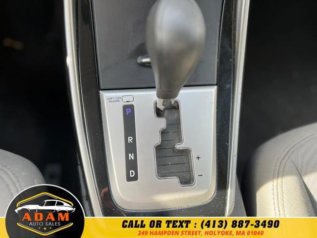 Photo of 2013 Radiant Silver Hyundai ELANTRA