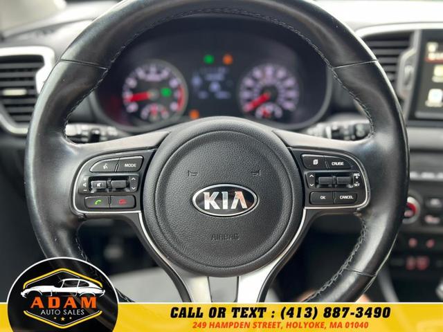 Photo of 2017 Mineral Silver Kia Sportage