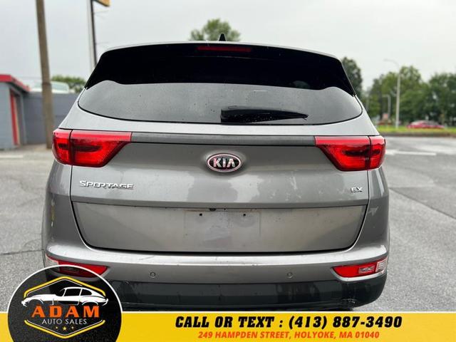 Photo of 2017 Mineral Silver Kia Sportage