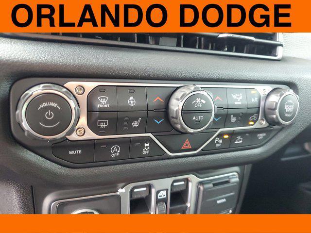 Photo of 2025 Anvil Clearcoat Jeep Gladiator