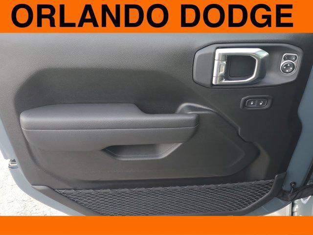 Photo of 2025 Anvil Clearcoat Jeep Gladiator