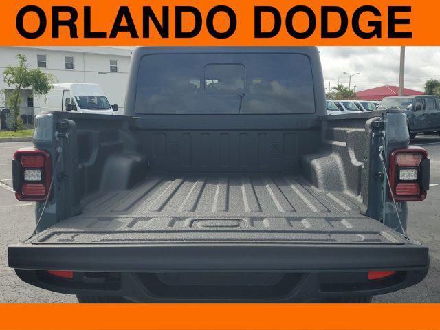 Photo of 2025 Anvil Clearcoat Jeep Gladiator